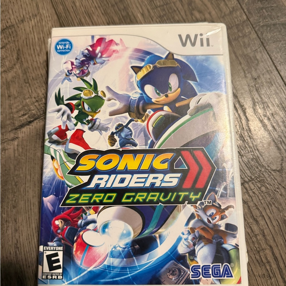 Nintendo Wii Sonic Game Set with Colorful Covers - Picture 5 of 6